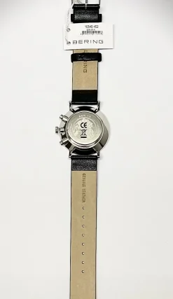 BERING Classic Unisex Uhr in Silber Glänzend mit Saphirglas und Edelstahlgehäuse