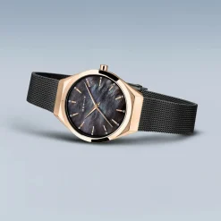 Bering Damen Armbanduhr Ultra Slim 29 mm 3 ATM Saphirglas SWAROVSKI ELEMENTS Slim Design Armband Milanaise 18729-166