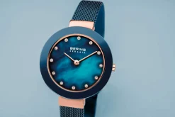 Bering Damen Armbanduhr Roségold glänzend, Blaues Perlmut-Zifferblatt Swarovski Elementen 1429-367