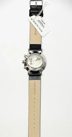 Bering Unisex Analog Quarz Classic Collection Armbanduhr mit Kalbsleder Armband und Saphirglas 10540-404