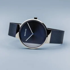 BERING Unisex Armbanduhr Classic silberfarben glänzend Edelstahl Armband und Saphirglas 14539-308