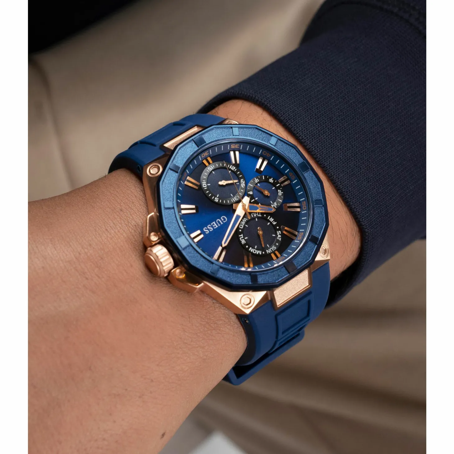 Guess Herren Armbanduhr R2 GW0803G2