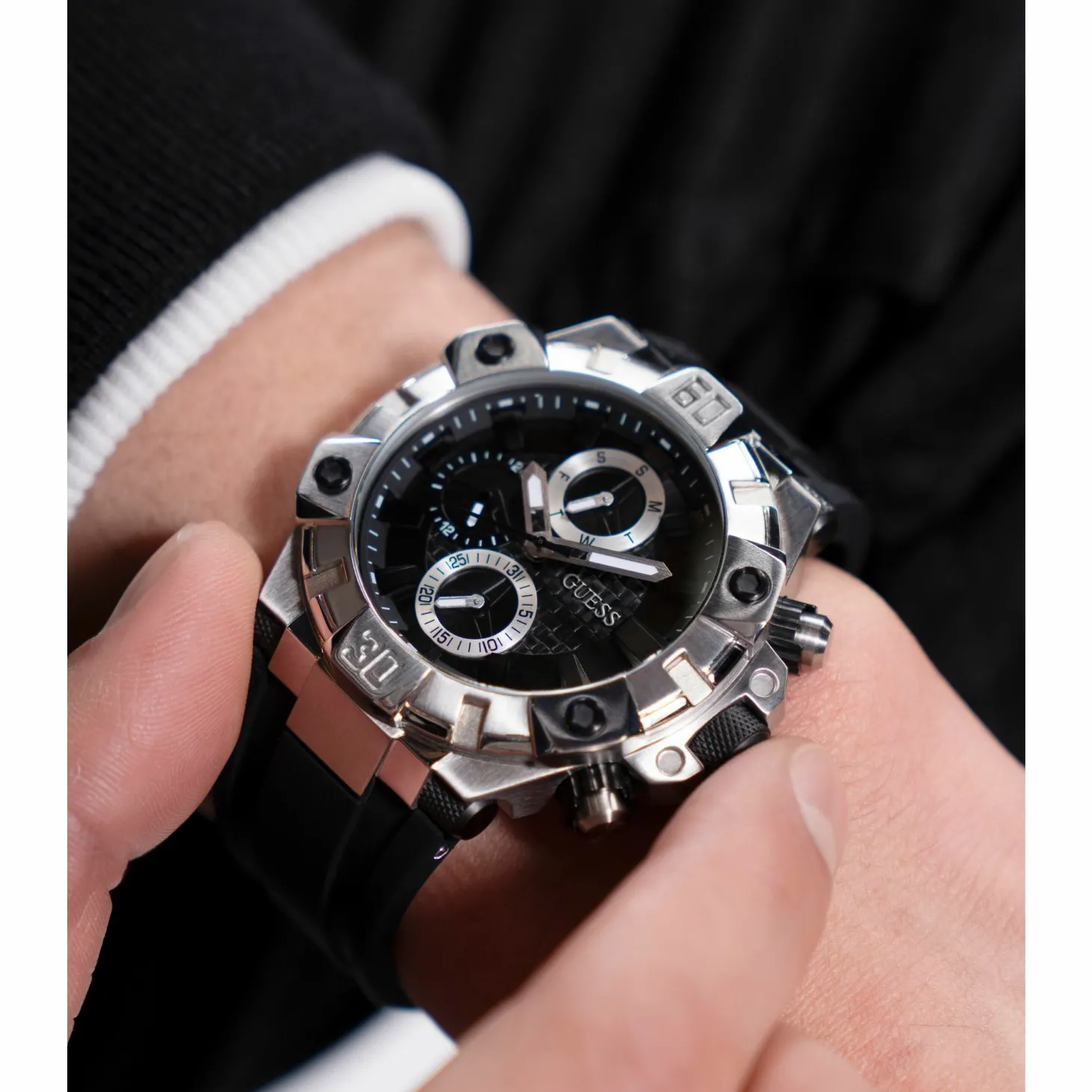 GUESS Herren Multifunktionsuhr IGNITE Schwarz Silber GW0802G1